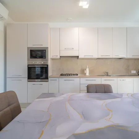 A & L T Holiday home