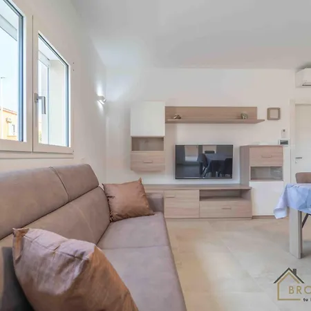 A & L T Holiday home Golfo Aranci